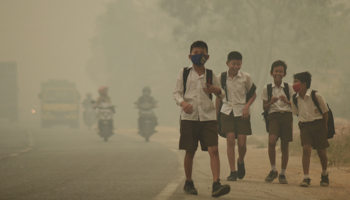 Students are released from school early due to the haze in Jambi, Indonesia's Jambi province (Reuters/Antara Foto/Wahdi Setiawan)