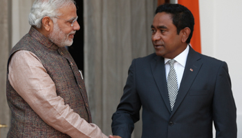 India's Prime Minister Narendra Modi (on the left) with Maldives President Abdulla Yameen (Reuters/Adnan Abidi)