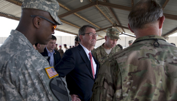 US Defence Secretary Ash Carter and US 1st Special Forces Group commander Colonel Otto Liller observe a counter-terrorism training exercise for Iraqi forces in Baghdad (Reuters/Carolyn Kaster/Pool)