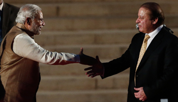India's Prime Minister Narendra Modi shakes hands with his Pakistani counterpart Nawaz Sharif (Reuters/Adnan Abidi)