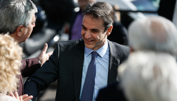 NKyriakos Mitsotakis is greeted by supporters (Reuters/Alkis Konstantinidis)