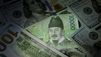 South Korean 10,000 won note (Reuters/Kim Hong)