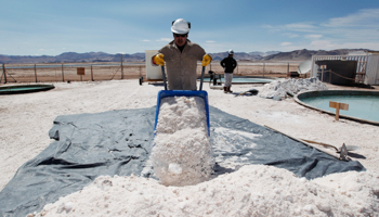 Galaxy Resources lithium mining at the Dead Man's Salt Flat, Catamarca (Reuters/Enrique Marcarian)