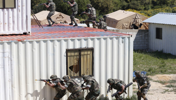 Army soldiers perform live drill in northern Lebanon (Reuters/Mohamed Azakir)