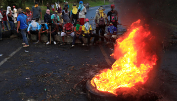 Indigenous people protest against the goverment, Cauca, Colombia (Reuters/Jaime Saldarriaga)