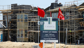 Construction of single family homes by Pardee Homes, San Diego, California (Reuters/Mike Blake)