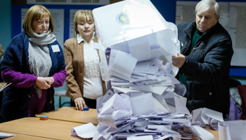 A polling station in Chisinau (Reuters/Gleb Garanich)