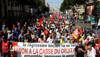 Trade unionists demonstrate against plans to reform French labour laws in Marseille (Reuters/Philippe Laurenson)