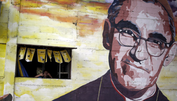 A mural of the late Archbishop Oscar Romero, who was murdered by a right-wing death squad in 1980 (Reuters/Jorge Dan Lopez)