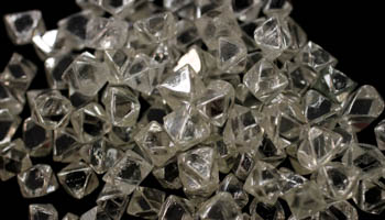 Uncut diamonds from southern Africa and Canada are seen at De Beers headquarters in London (Reuters/Stefan Wermuth/File Photo)