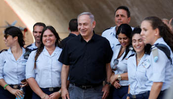 Prime Minister Benjamin Netanyahu and Israeli soldiers (Reuters/Amir Cohen)