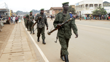 Congolese soldiers on patrol in North Kivu province (Reuters/Kenny Katombe)