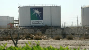 Oil tanks seen at the Saudi Aramco headquarters at Damam city (Reuters/Ali Jarekji)