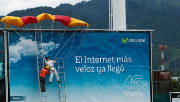 A billboard advertising the introduction of 4G bandwidth in San Jose (Reuters/Juan Carlos Ulate)