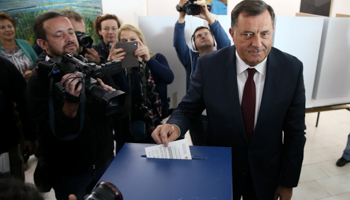Republika Srpska President Milorad Dodik, votes in the referendum (Reuters/Dado Ruvic)