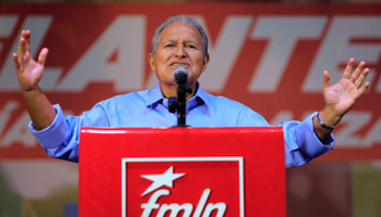 President Salvador Sanchez Ceren addresses a crowd of supporters (Reuters/Ulises Rodriguez)