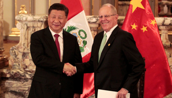 Chinese President Xi Jinping and Peruvian President Pedro Pablo Kuczynski in Lima (Reuters/Guadalupe Pardo)