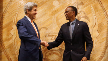US Secretary of State John Kerry and Rwanda's President Paul Kagame after holding bilateral meeting at the president’s office in Kigali (Reuters/James Akena)