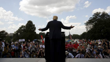 Trump addresses a Tea Party rally against the Iran nuclear deal at the US Capitol in Washington, 2015. (Reuters/Jonathan Ernst)