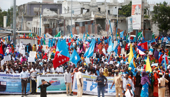 Somalis demonstrate about the maritime border dispute with Kenya, over oil discoveries and rights in Mogadishu (Reuters/Feisal Omar)