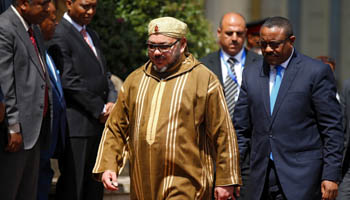 Morocco's King Mohammed VI (L) and Ethiopia's Prime Minister Hailemariam Desalegn in Addis Ababa, 2016 (Reuters/Tiksa Negeri)