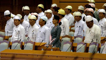 NLD party leader Aung San Suu Kyi attends a parliament meeting in Naypyitaw (Reuters/Soe Zeya Tun)