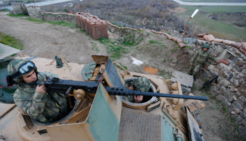 Turkish soldiers near Kilis watching Turkey’s south-eastern border with Syria, March 2017 (Reuters/Murad Sezer)