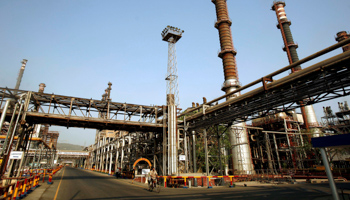 The Bharat Petroleum Corporation oil refinery in Mumbai (Reuters/Punit Paranjpe)
