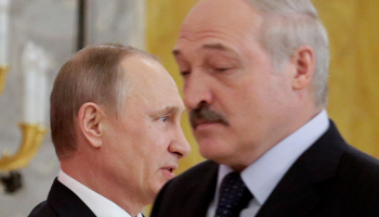 Russian President Vladimir Putin and Belarus' President Alexander Lukashenko (Reuters/Dmitri Lovetsky/Pool)