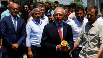 Opposition Republican People's Party leader Kemal Kilicdaroglu leaves Maltepe prison after visiting imprisoned CHP MP Enis Berberoglu, Istanbul (Reuters/Umit Bektas)