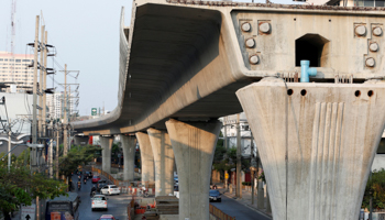 Construction line of an elevated train in Bangkok, Thailand (Reuters/Chaiwat Subprasom)