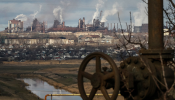 The Ilycha steelworks in the industrial city of Mariupol in eastern Ukraine (Reuters/Gleb Garanich)