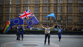 Anti-Brexit protesters in front of the Houses of Parliament in London, Britain, September 11, 2017 (Reuters/Hannah McKay)