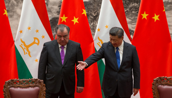 Chinese President Xi Jinping with Tajikistan's President Emomali Rahmon at the Great Hall of the People in Beijing, China (Reuters/Roman Pilipey)