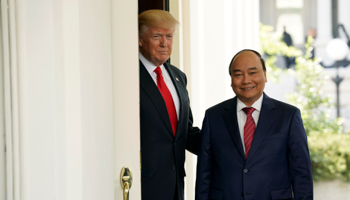 US President Donald Trump and Vietnamese Prime Minister Nguyen Xuan Phuc in Washington, US (Reuters/Kevin Lamarque)