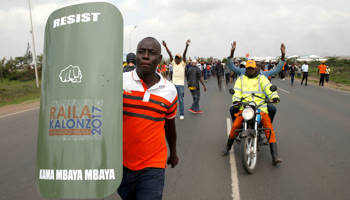 Supporters of Kenyan opposition leader Raila Odinga protest in Nairobi (Reuters/Baz Ratner)