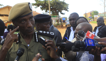Inspector General of Police Lt Gen Kale Kayihura speaks to media after the assassination of state attorney Joan Kagezi, Kampala (Reuters/James Akena)