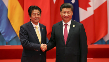 Chinese president Xi Jinping and Japanese Prime Minister Shinzo Abe at the G20 Summit in 2016 (Reuters/Damir Sagolj)