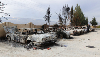 Cars are burned at the Traffic Directorate building after it was set on fire by Kurdish protesters in Pera magroon district in Sulaimaniyah, Iraq December 19, 2017 (Reuters/Ako Rasheed)