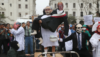 Protests against the pardon of former President Alberto Fujimori (Reuters/Guadalupe Pardo)