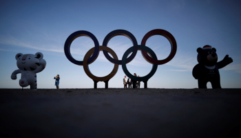 The 2018 PyeongChang Winter Olympics mascot Soohorang, Paralympics mascot Bandabi and the Olympic Rings are displayed at the Gyeongpodae beach in Gangneung, South Korea, October 31, 2017 (Reuters/Kim Hong)