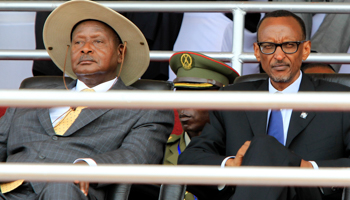 Rwandan President Paul Kagame and his Ugandan counterpart Yoweri Museveni in Kigali, April 2014 (Reuters/Noor Khamis)
