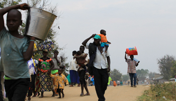 Congolese refugees fleeing violence arrive in Uganda, February 17, 2018 (Reuters/James Akena)