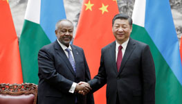 Djibouti's President Ismail Omar Guelleh and Chinese President Xi Jinping (Reuters/Jason Lee)