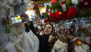An Iranian-Christian woman shops in central Tehran, 2011 (Reuters/Morteza Nikoubazl)