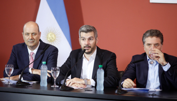 Central Bank President Federico Sturzenegger, Cabinet Chief Marcos Pena and Economy Minister Nicolas Dujovne (Reuters/Martin Acosta)