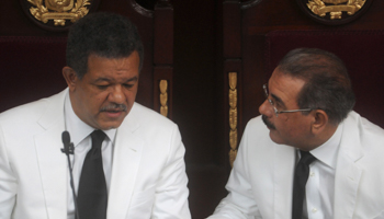 Fernandez and Medina speak before the latter’s inauguration in 2012 (Reuters/Ricardo Rojas)