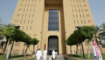People enter and leave Riyadh's general court (Reuters/Fahad Shadeed)