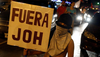 Opposition supporters protest against President Juan Orlando Hernandez, in Tegucigalpa, Honduras, February 23, 2018 (Reuters/Jorge Cabrera)