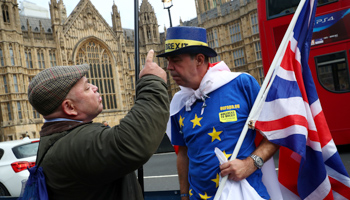 Pro- and anti-Brexit protesters outside the Houses of Parliament in London, September 5 (Reuters/Hannah McKay)